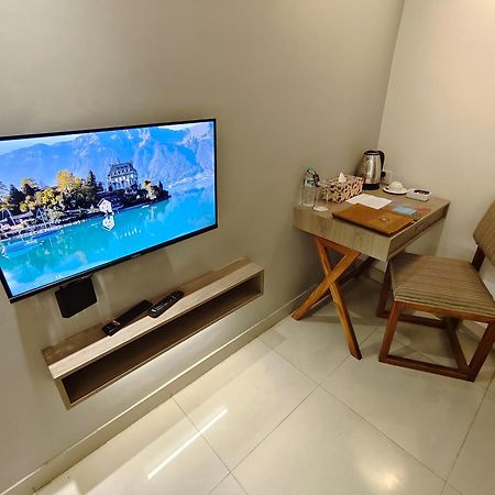Hotel Nandini Dhaka Esterno foto