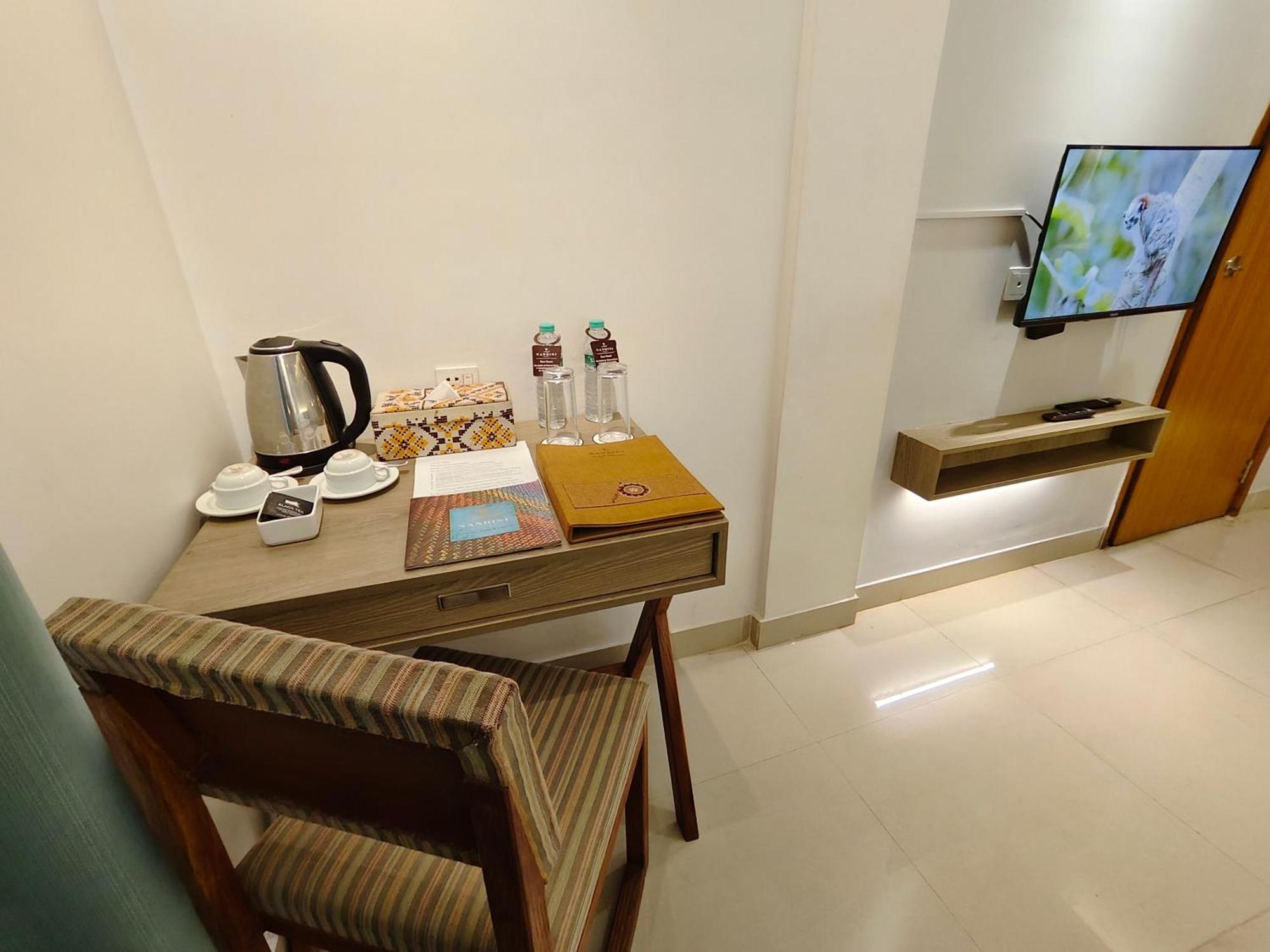 Hotel Nandini Dhaka Esterno foto