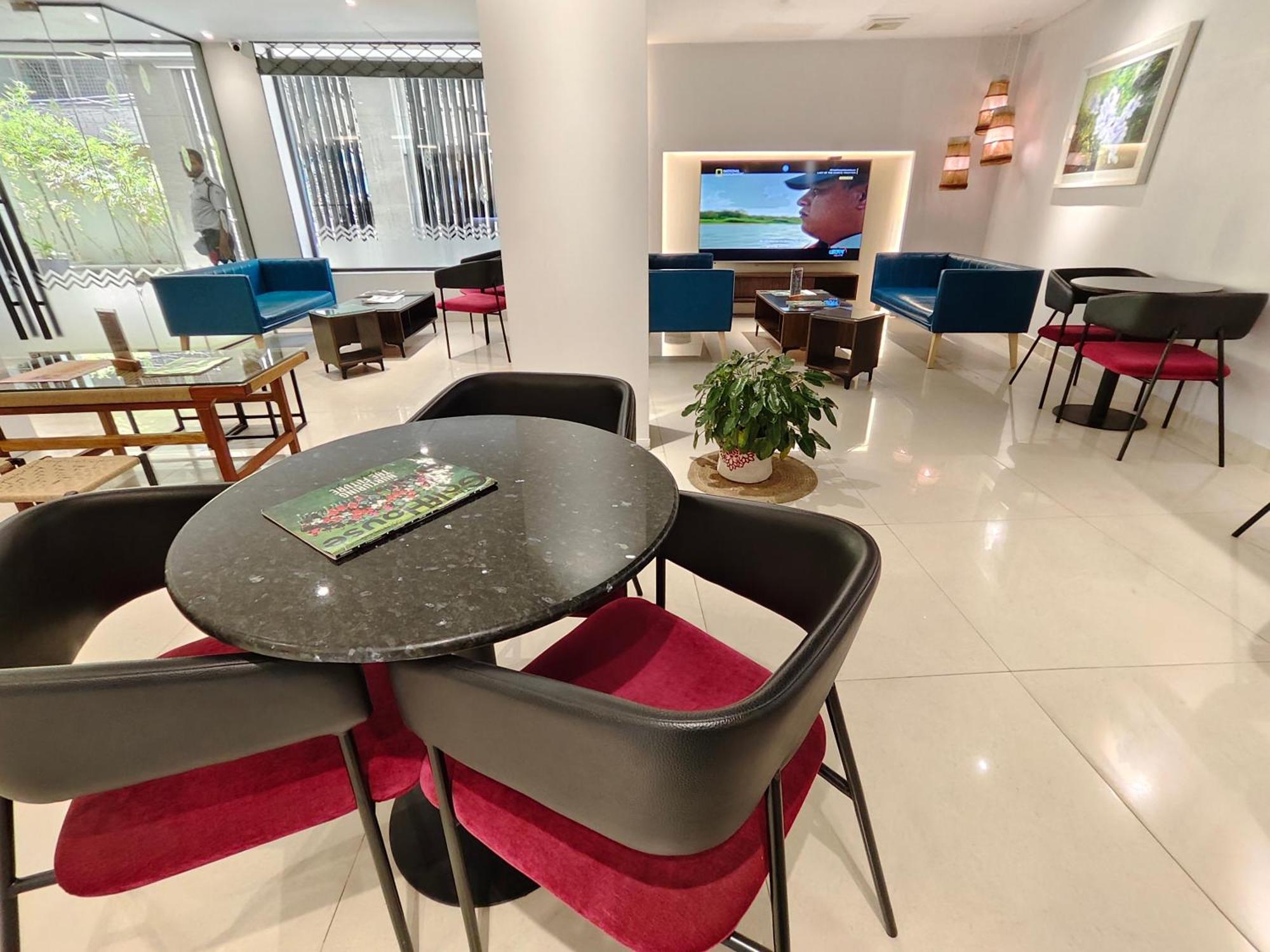 Hotel Nandini Dhaka Esterno foto