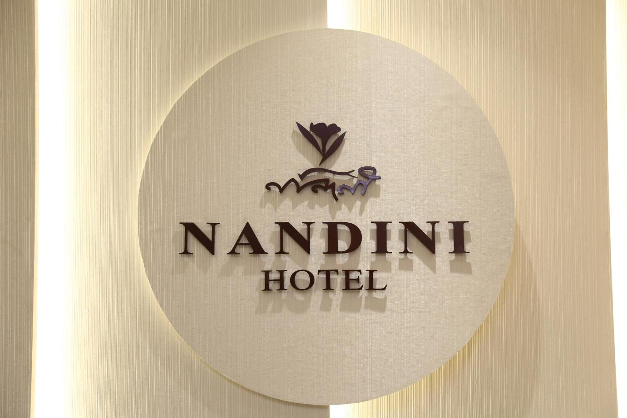 Hotel Nandini Dhaka Esterno foto